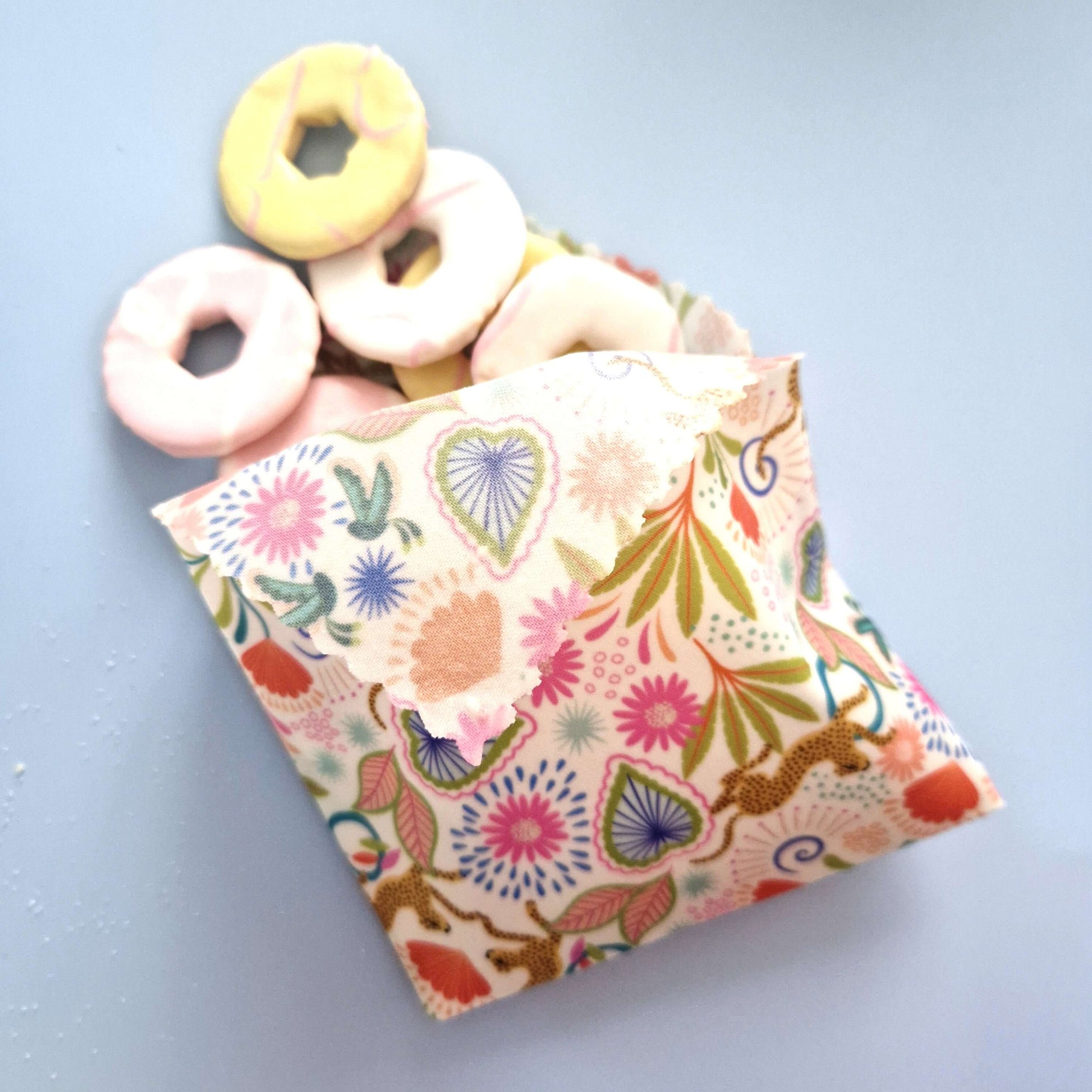 Reusable Beeswax Food Wraps 100% Hand Made in the UK by Honey Bee Good.