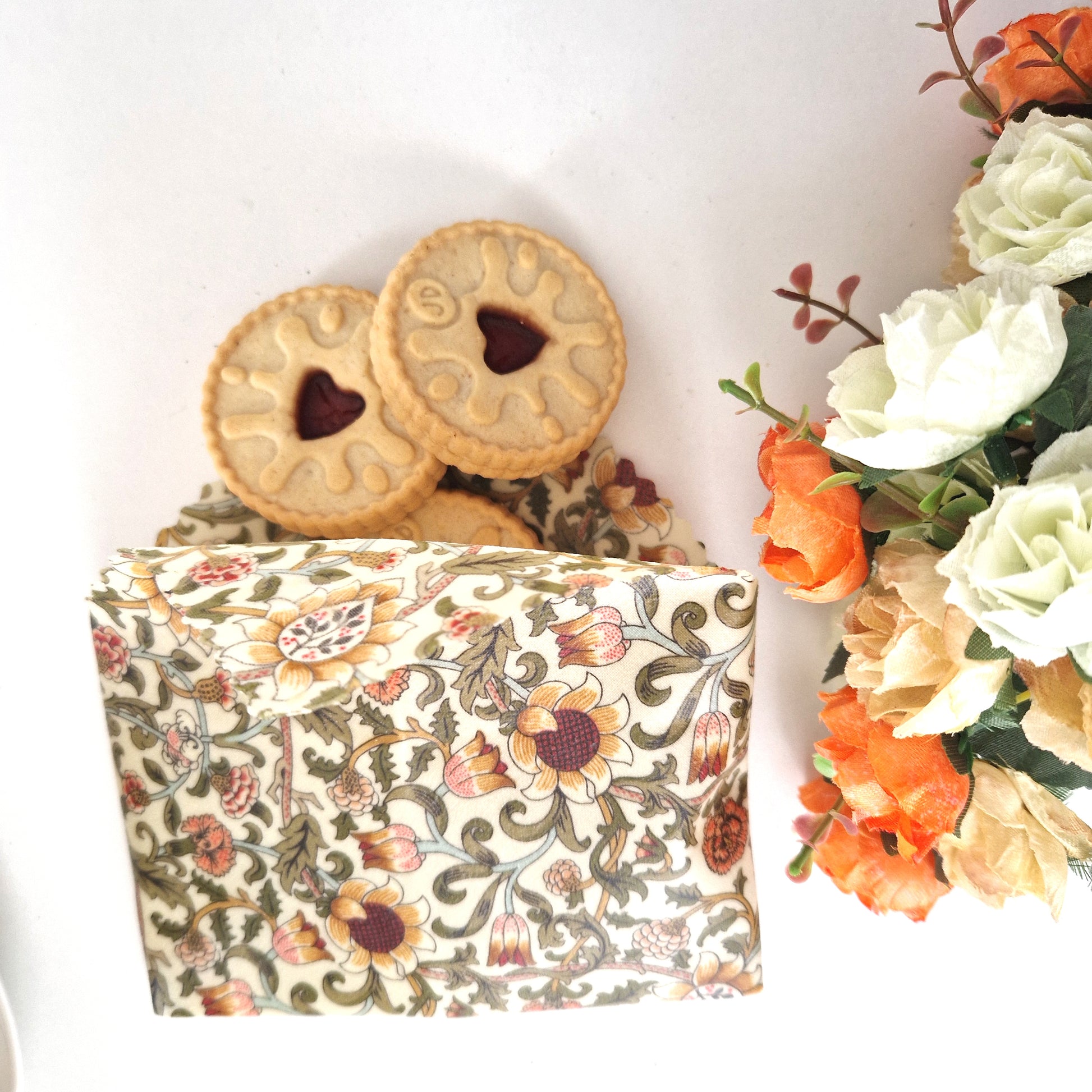Reusable Beeswax Food Wraps 100% Hand Made in the UK by Honey Bee Good.