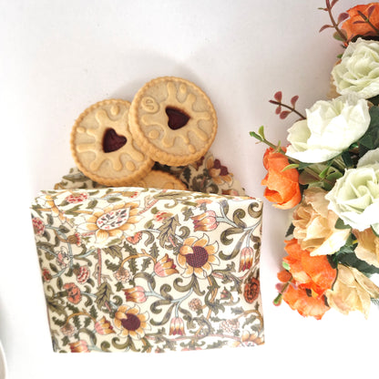Reusable Beeswax Food Wraps 100% Hand Made in the UK by Honey Bee Good.